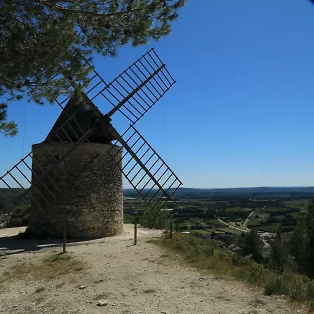 Les lavandes de Sèverine Boulbon Extérieur photo